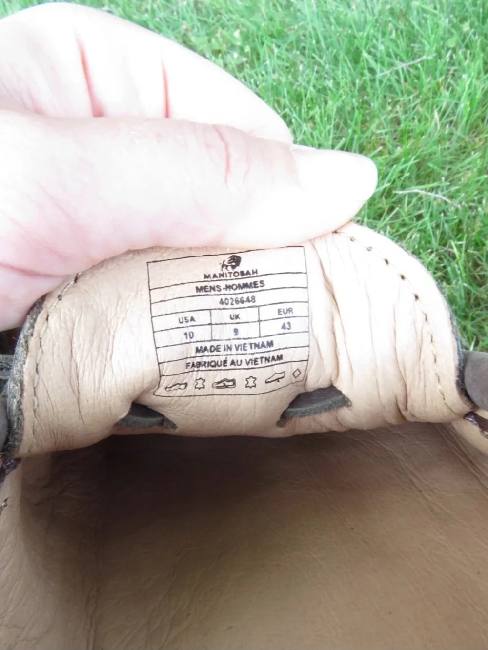 Men's 10 Suede Moccasin Taupe Loafers Manitobah